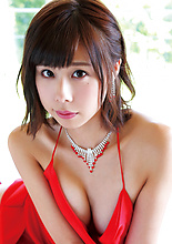 Yuko Arai - Picture 3