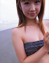 Yuko Ogura - Picture 9