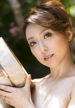 Yuuko Shiraki - Picture 12